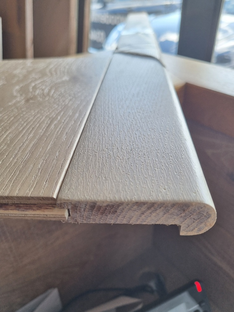 Invisible Oak Bullnose Nosing 1m